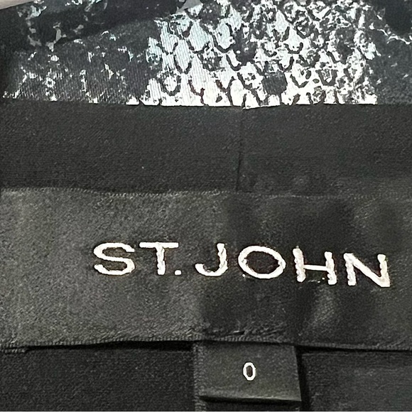 St John Black & White Snakeskin Python Print Cotton Blazer 0 - Picture 4 of 10